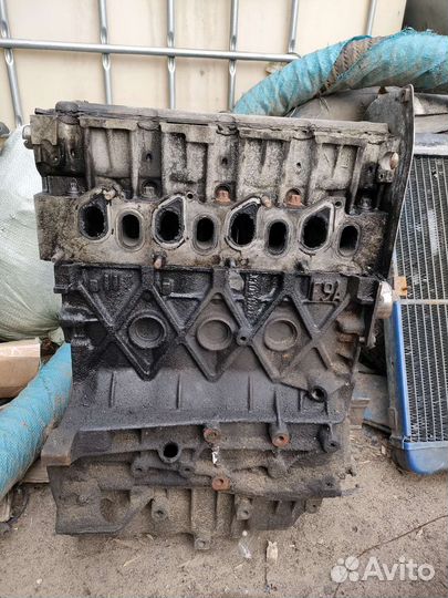 Двигатель F9Q