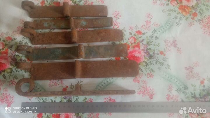 Щеколды, петли, пружины на дверь, ключи, замки