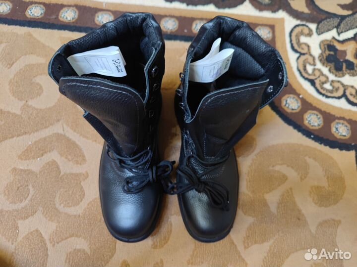 Продам новые берцы 41 размер
