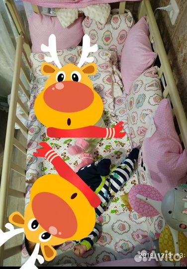 Детская кроватка с маятником с матрасом