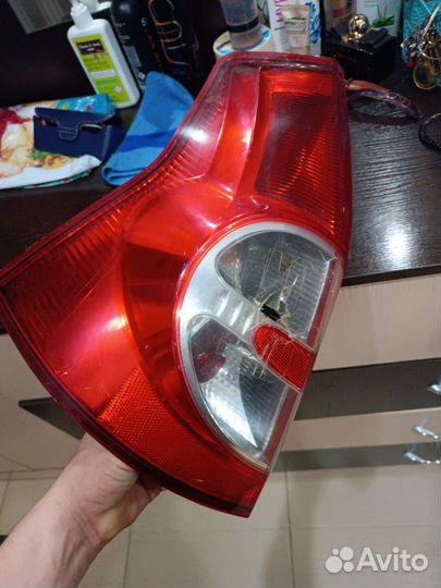 Фонарь задний Рено sandero
