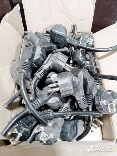 Шнур электрический с угловой вилкой