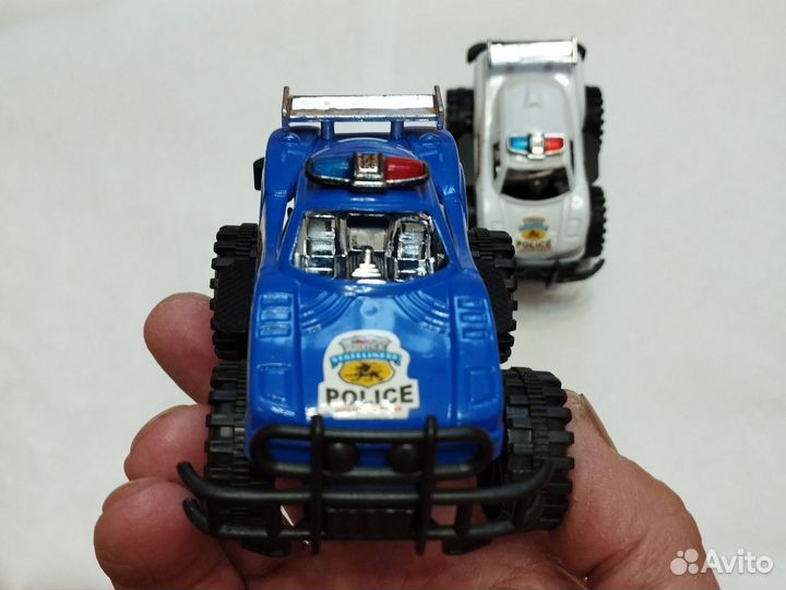 Набор инерционных машинок