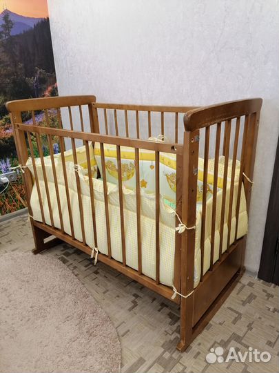 Детская кроватка + бортик + матрасик