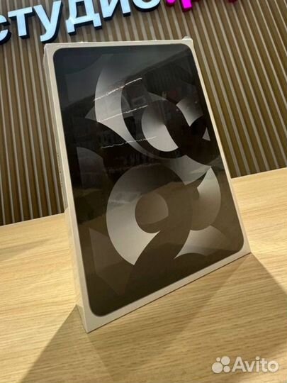 Планшет Apple iPad Air (2022) M1 Wi-Fi