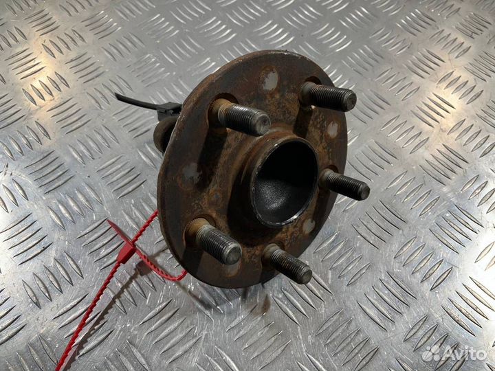 Ступица передняя левая Lexus LS 4 рест. 2010