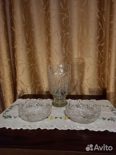Ваза тонкое стекло и две конфетницы хрусталь