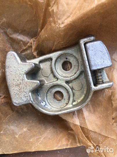 Фиксатор замка газ-21