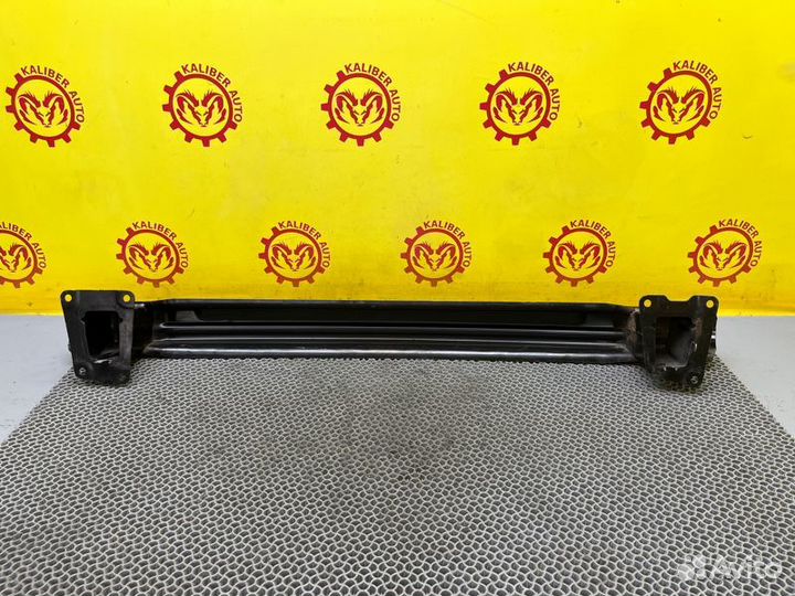 Усилитель бампера задний Volkswagen Passat 7