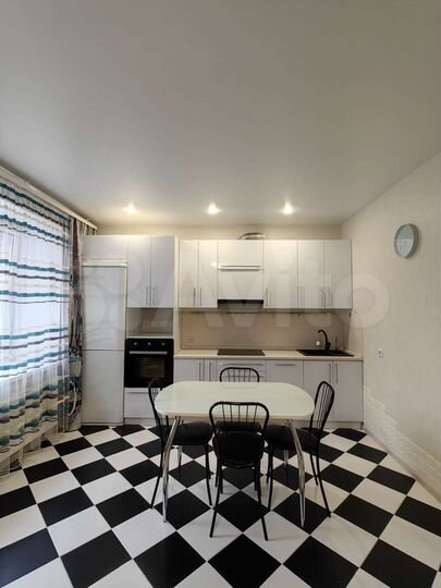 2-к. квартира, 50 м², 1/9 эт.