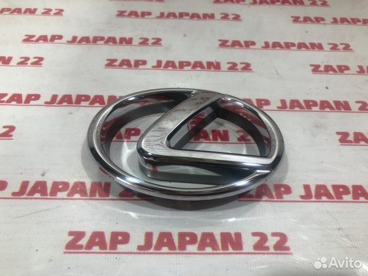 Эмблема решетки радиатора Lexus