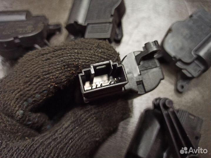 Сервопривод заслонки печки Volkswagen Touareg 7L