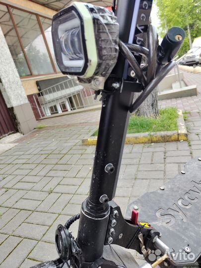 Электросамокат Syccyba m10