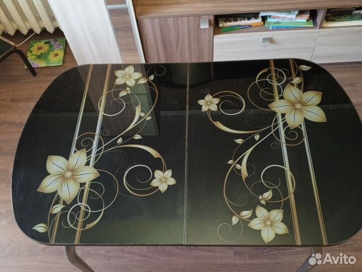 Кухонный стол стеклянный раскладной