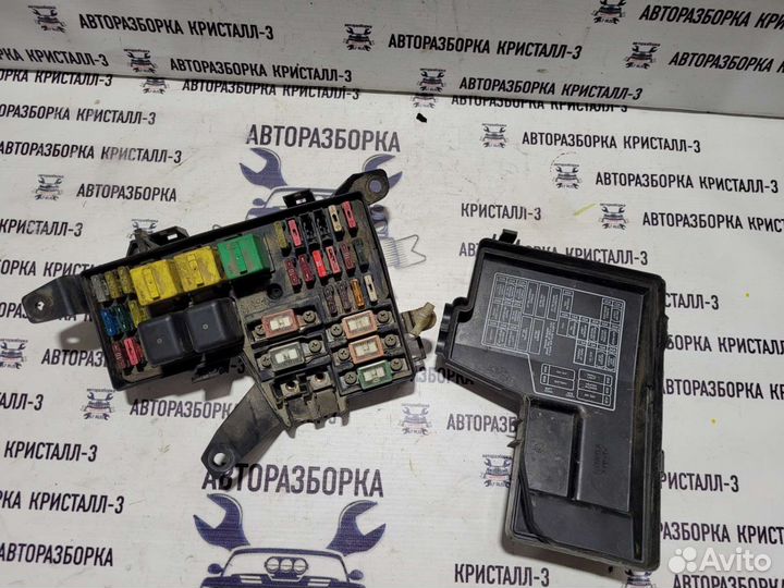 Монтажный блок под капотом honda accord 5