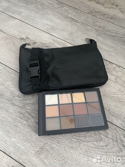 Палетка теней posh Make Up Palette