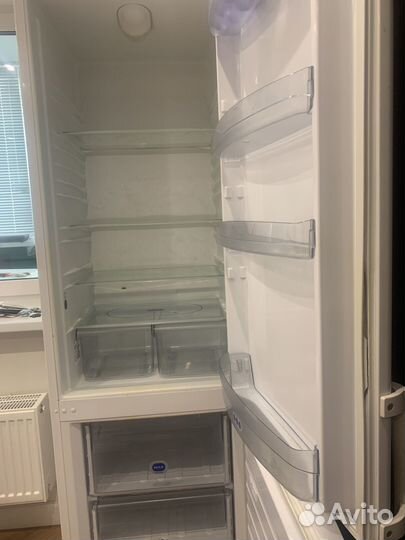 Холодильник whirpool