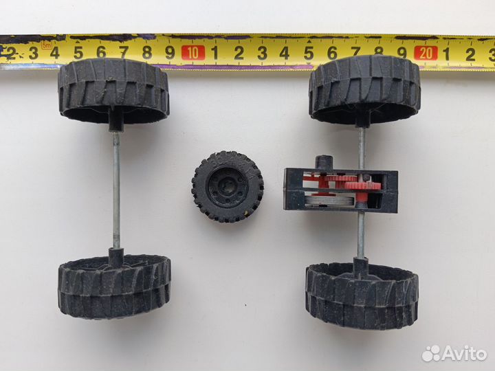 Запасные части для игрушечного автомобиля