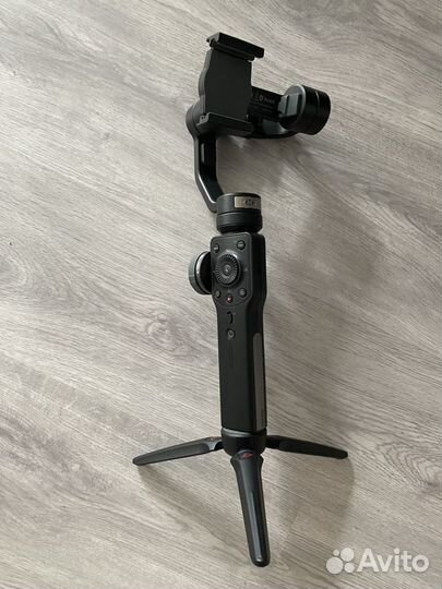 Стабилизатор zhiyun smooth 4
