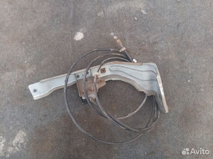 Трос капота Митсубиси Сигма