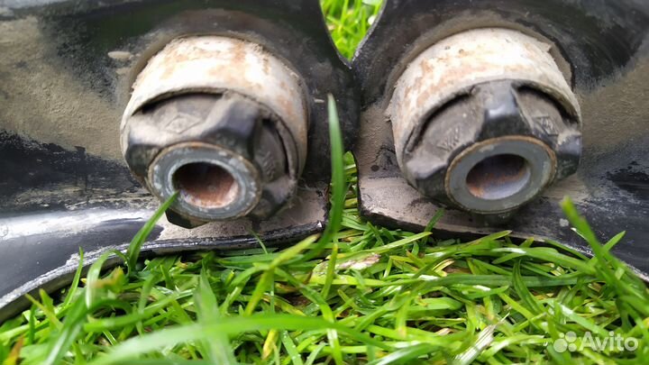 Рычаг подвески Рено Сандеро