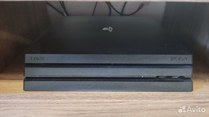 Sony PlayStation 4 PRO 1Tb + 2 Джойстика