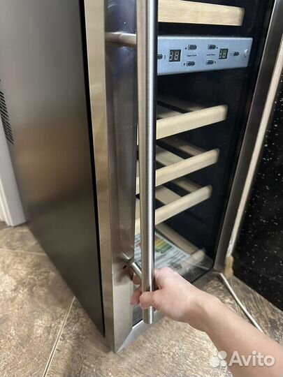 Винный шкаф kitfort KT-2406