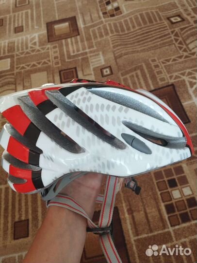 Горнолыжный шлем