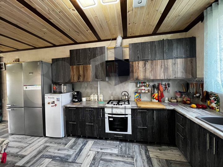 Дом 245 м² на участке 8 сот.