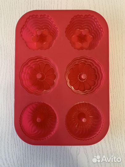 Формы для выпечки кексов и венчик для взбивания