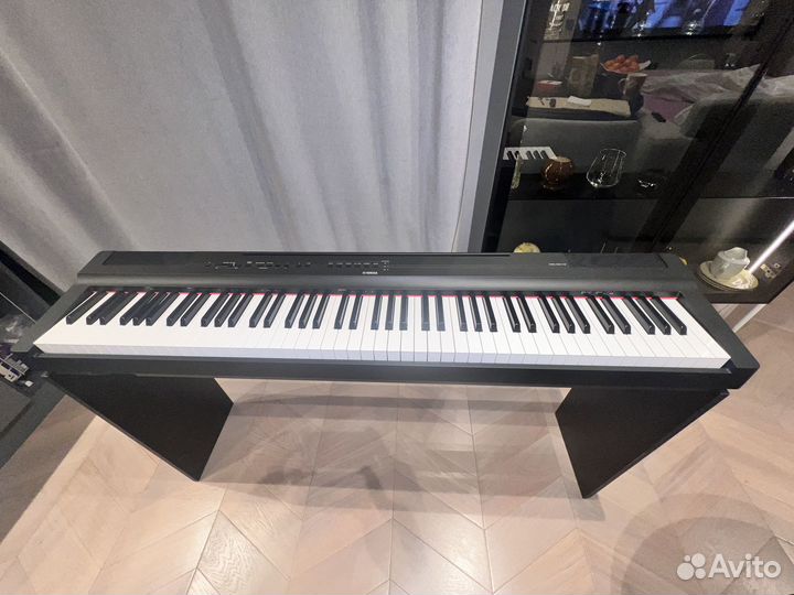 Цифровое пианино Yamaha P-125 Black