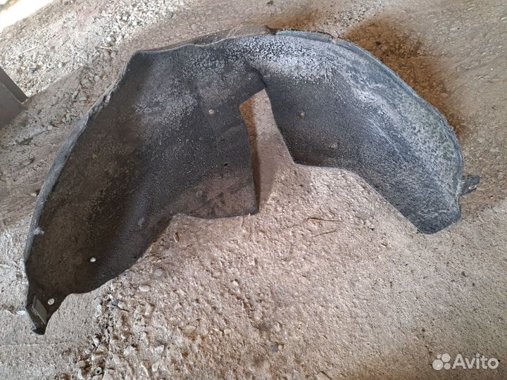 Подкрылок задний Lancia libra