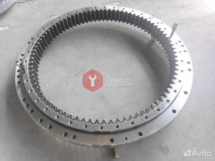 Опорно-поворотный круг Hyundai R300-9A 81N8-00022