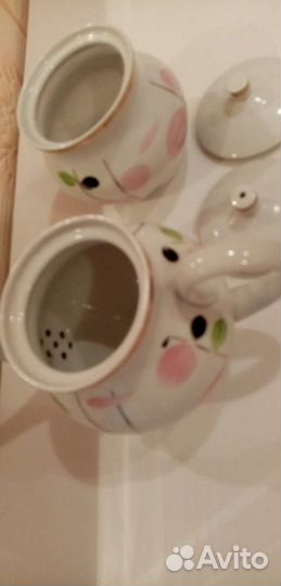 Сахарница и чайник