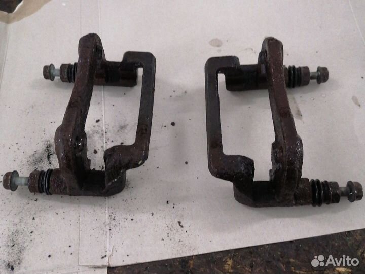 Скоба суппорта kia rio 3