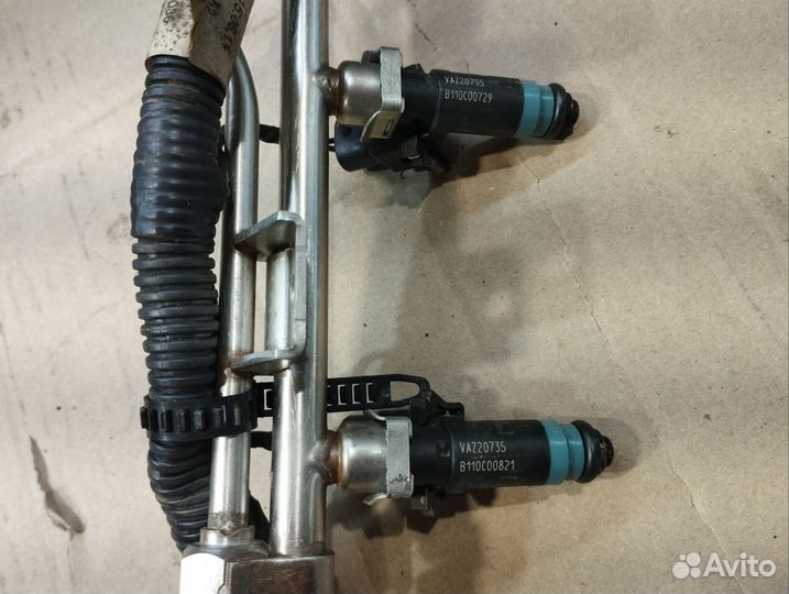 Топливная рампа с форсунками Калина 1.4 16 кл