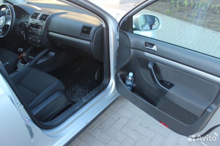 Volkswagen Jetta 1.6 МТ, 2010, 210 000 км