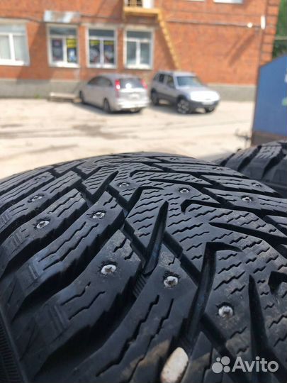 Nokian Tyres Hakkapeliitta 8 SUV 225/65 R17 106T