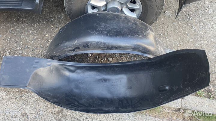 Подкрылки (локеры задние) Toyota Land Cruiser