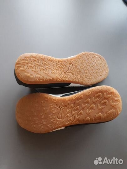 Детские футбольные бутсы Puma для зала, размер 34