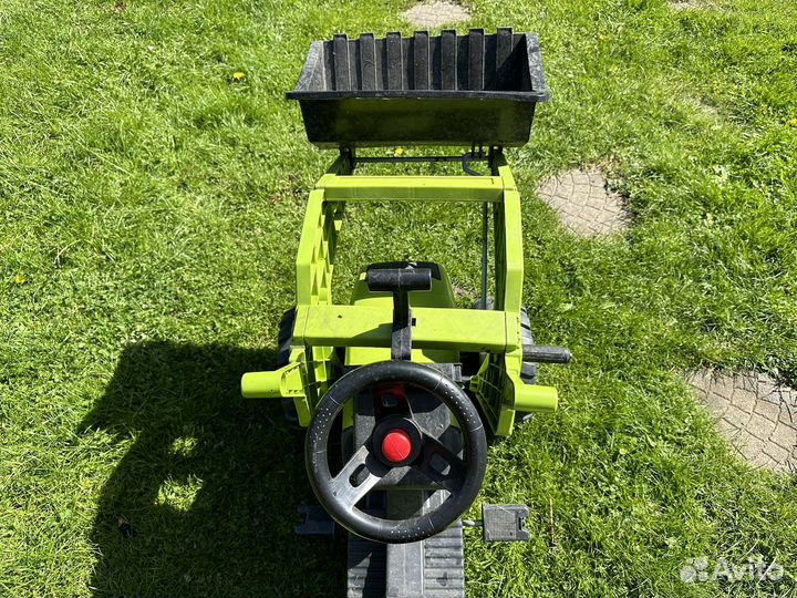 Педальный трактор Falk