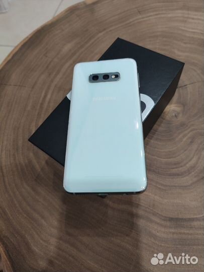 Samsung Galaxy S10e, 6/128 ГБ