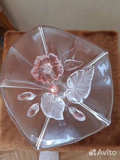 Ваза для фруктов на ножке стекло