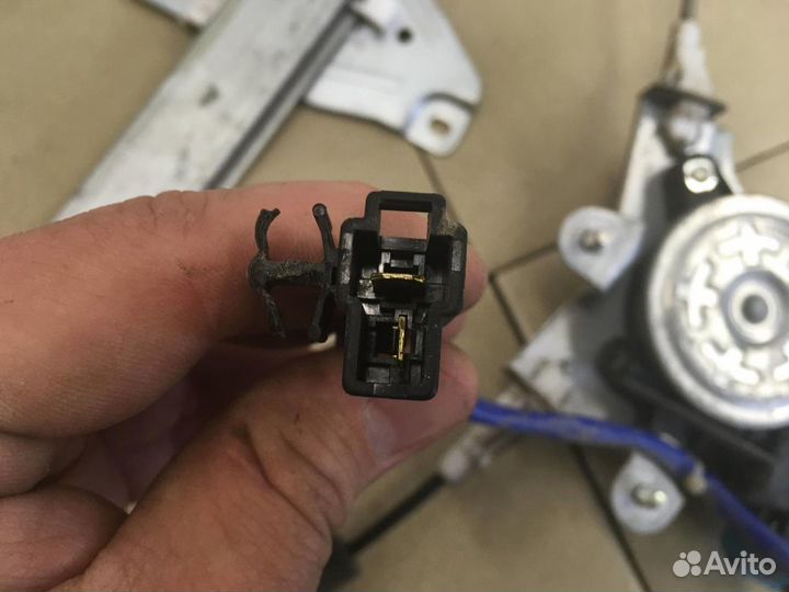 Стеклоподъемник электр. задний правый Gentra II 20