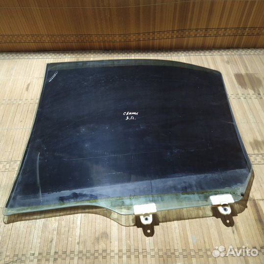 Стекло двери заднее правое Nissan Sanny седан FB15