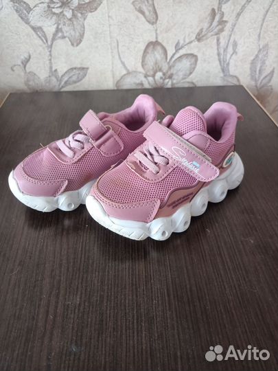 Кроссовки для девочки 27 размер