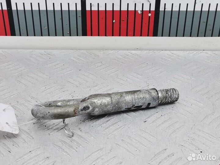 Крюк буксировочный для Volkswagen Touran 1