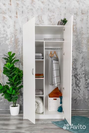 Шкаф распашной двухдверный