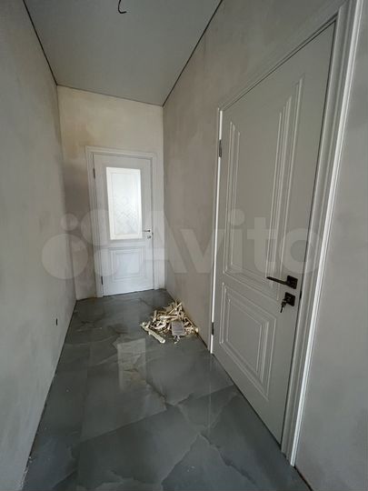 Доля в 3-к. квартире, 98 м², 2/4 эт.