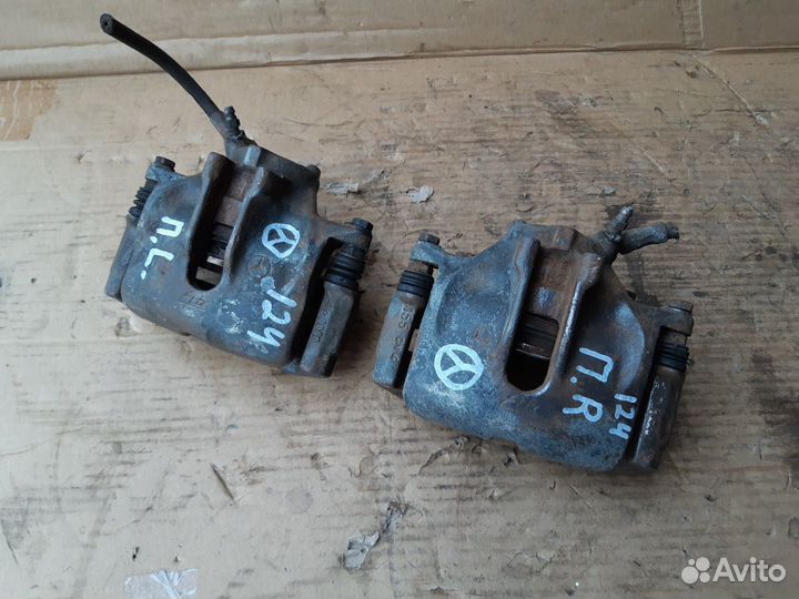 Суппорт передний правый Мерседес 124